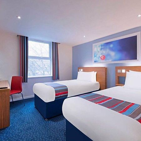 Travelodge London Covent Garden Екстериор снимка