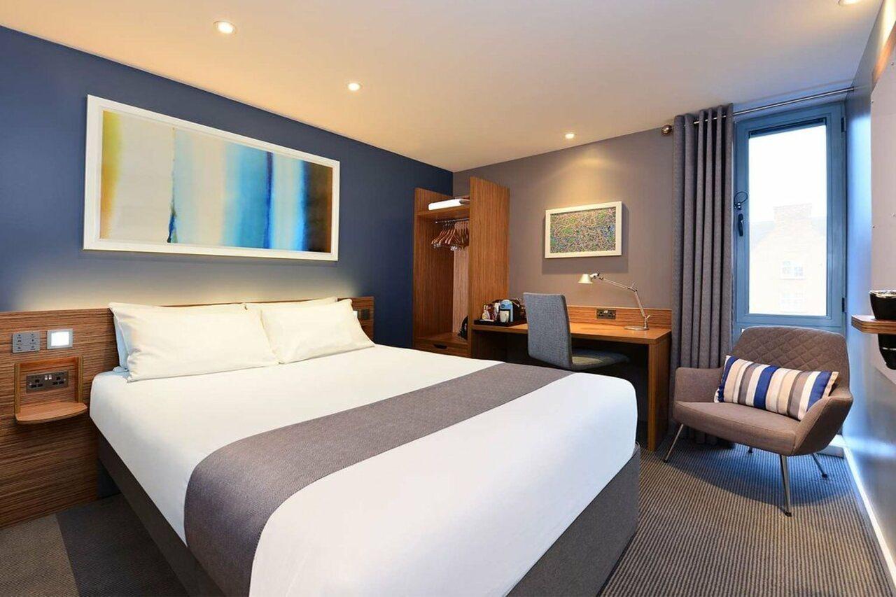 Travelodge London Covent Garden Екстериор снимка
