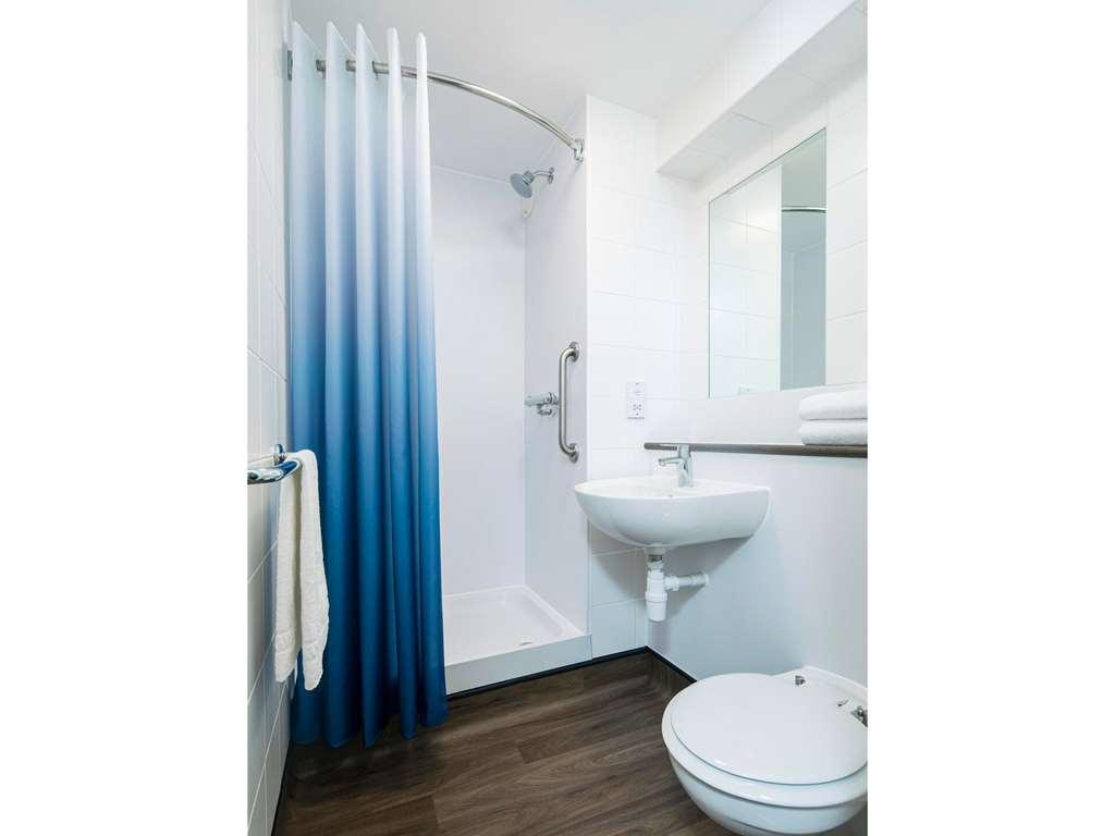 Travelodge London Covent Garden Екстериор снимка