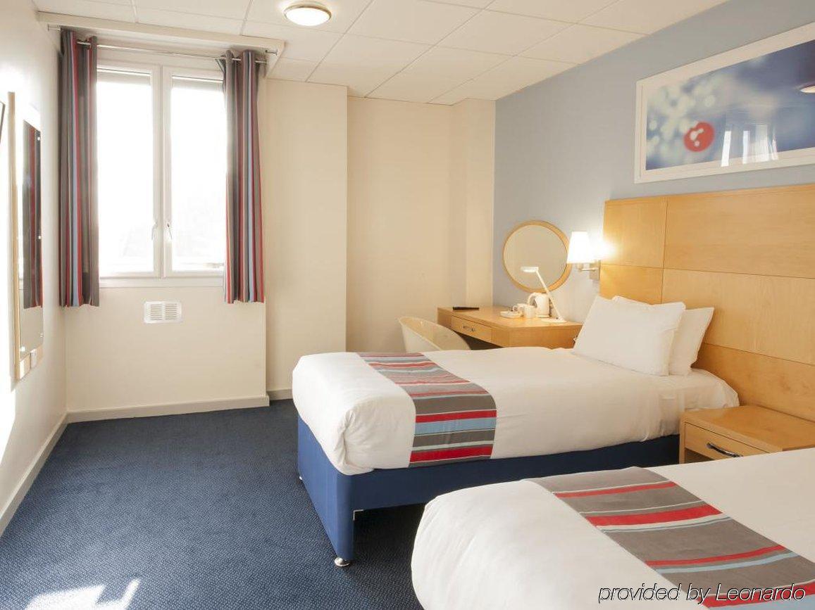 Travelodge London Covent Garden Екстериор снимка