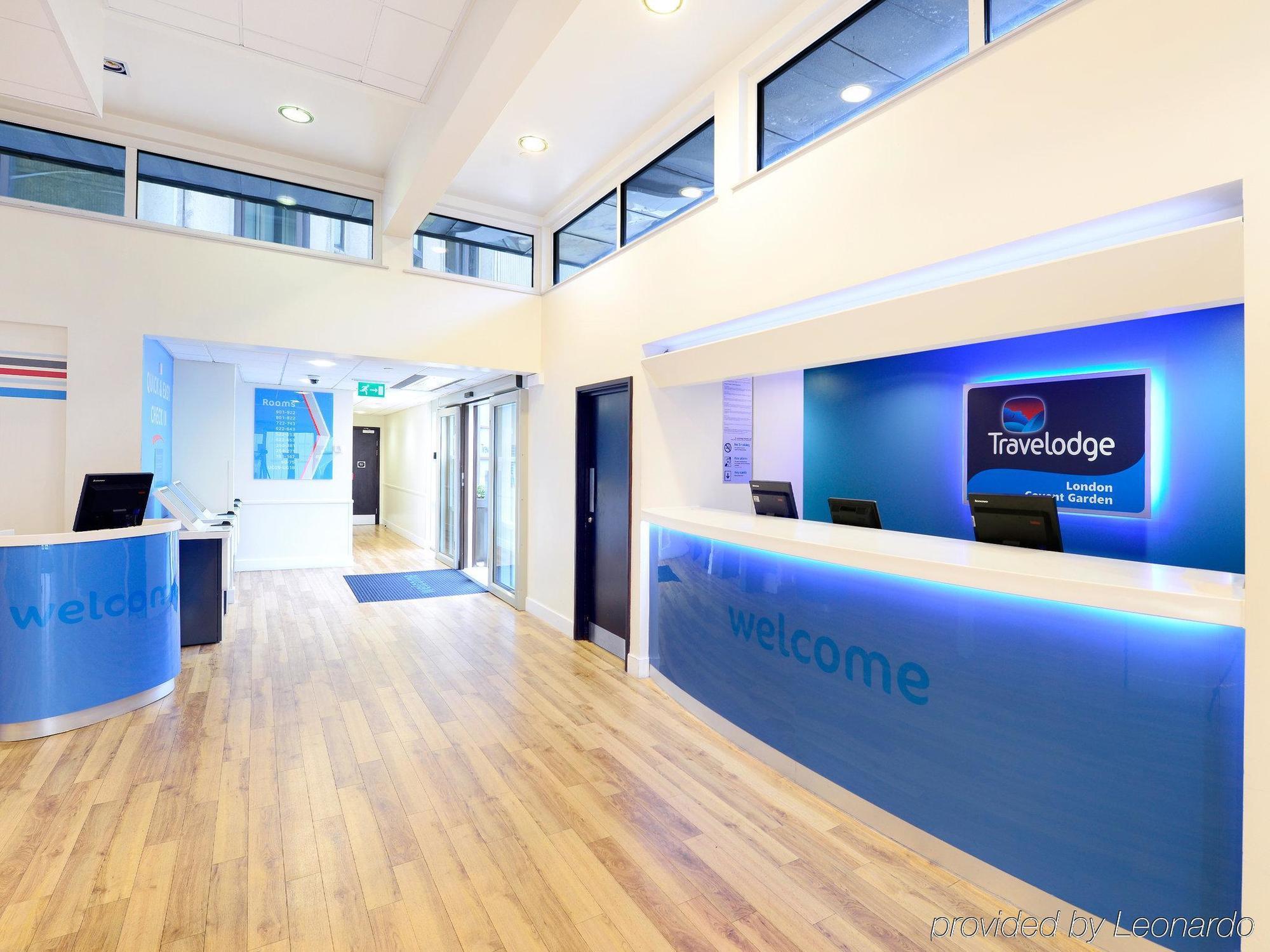 Travelodge London Covent Garden Екстериор снимка