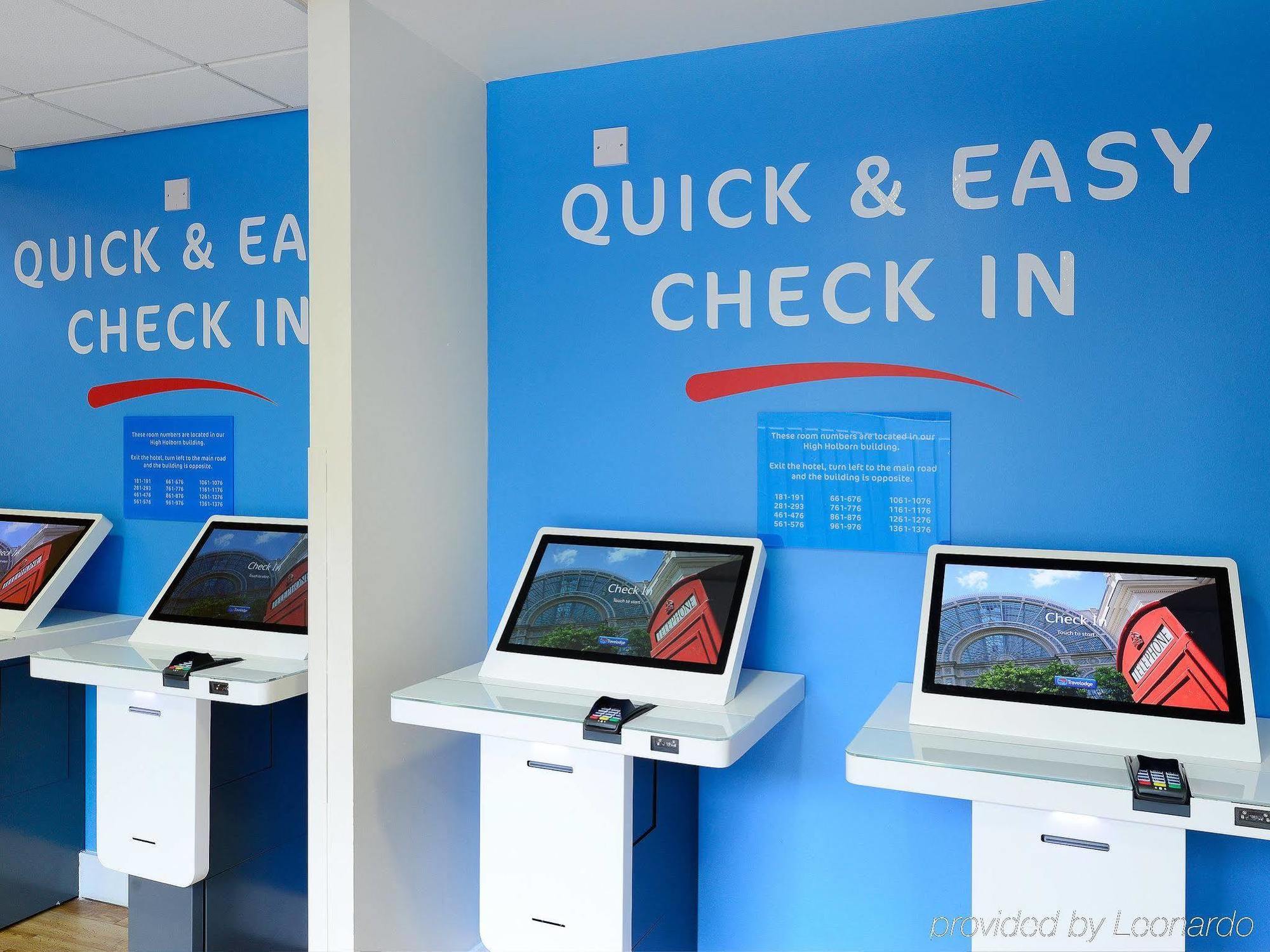Travelodge London Covent Garden Екстериор снимка