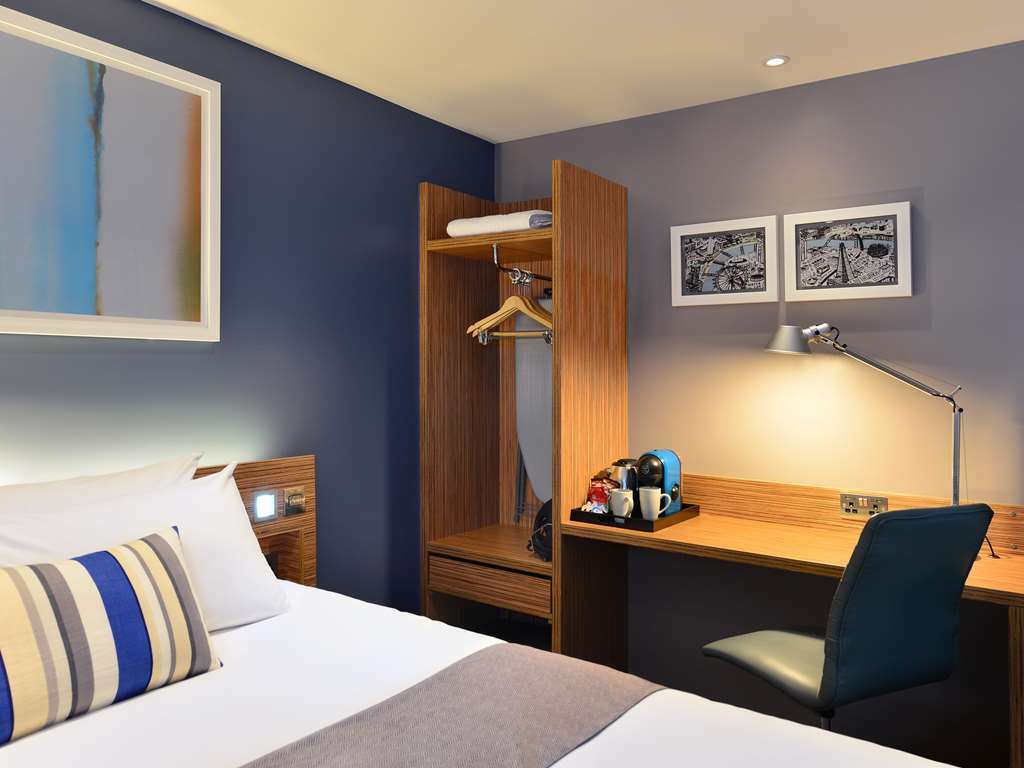 Travelodge London Covent Garden Стая снимка