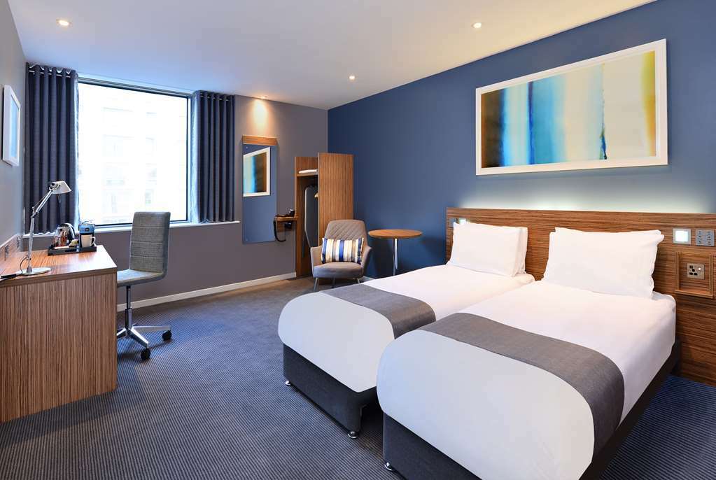 Travelodge London Covent Garden Стая снимка