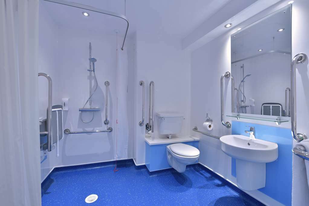 Travelodge London Covent Garden Стая снимка
