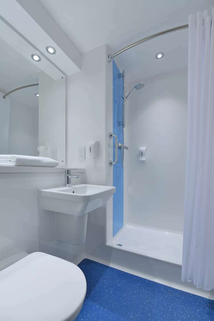 Travelodge London Covent Garden Стая снимка